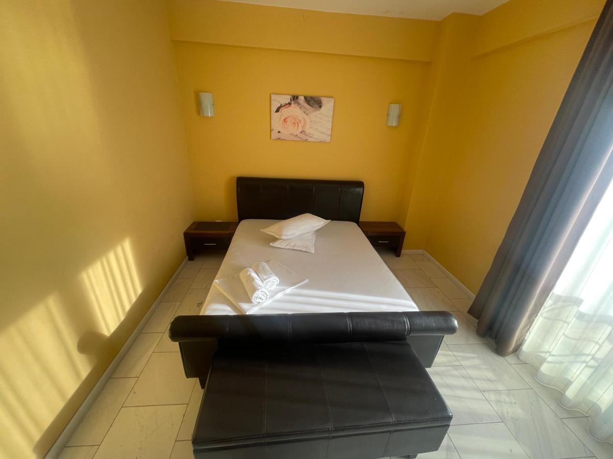 Sophia Lake View Suite 마마이아 외부 사진