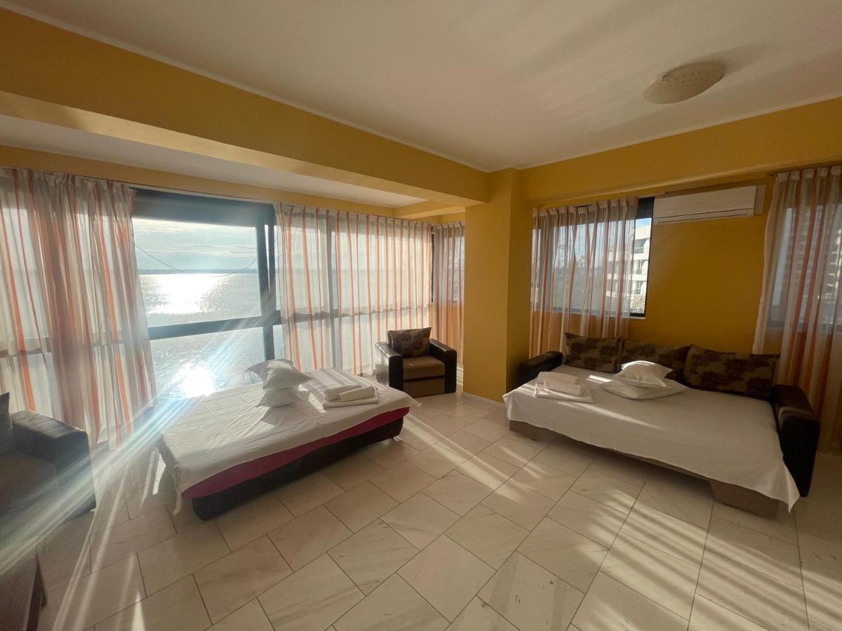 Sophia Lake View Suite 마마이아 외부 사진