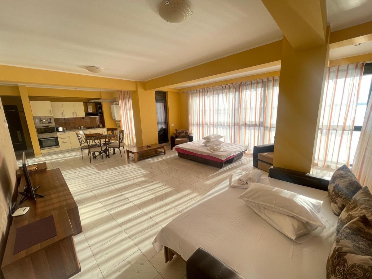 Sophia Lake View Suite 마마이아 외부 사진
