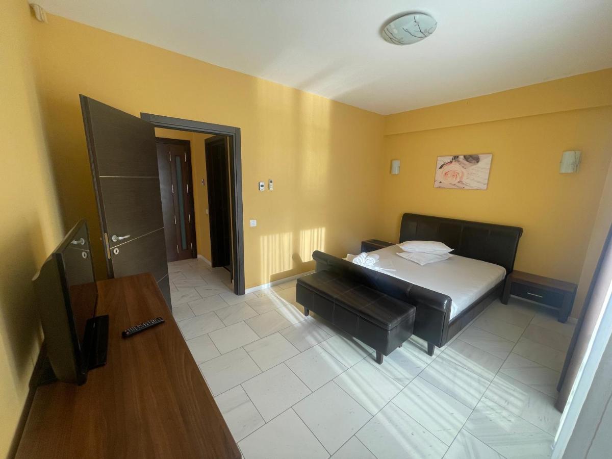 Sophia Lake View Suite 마마이아 외부 사진