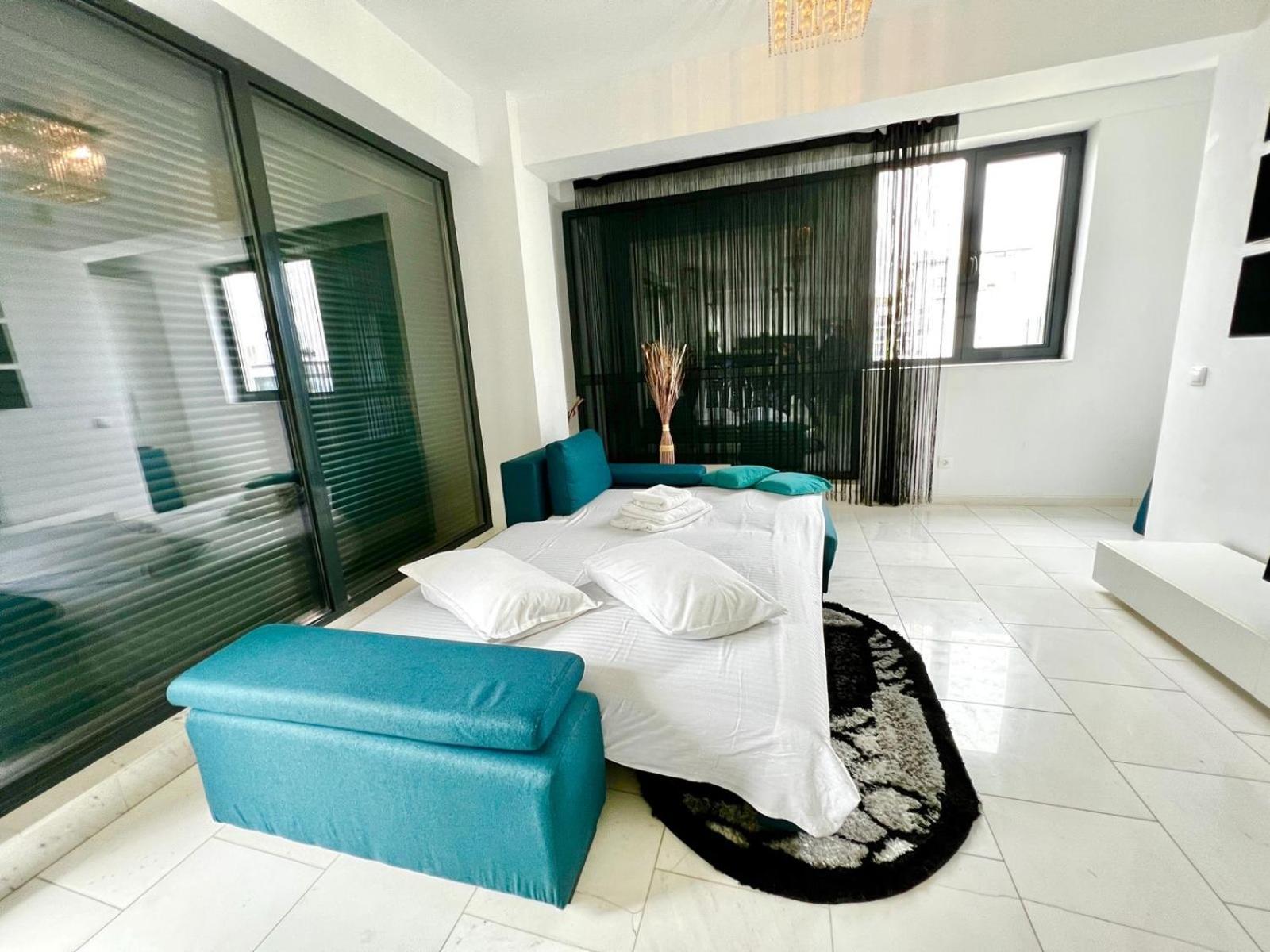 Sophia Lake View Suite 마마이아 외부 사진