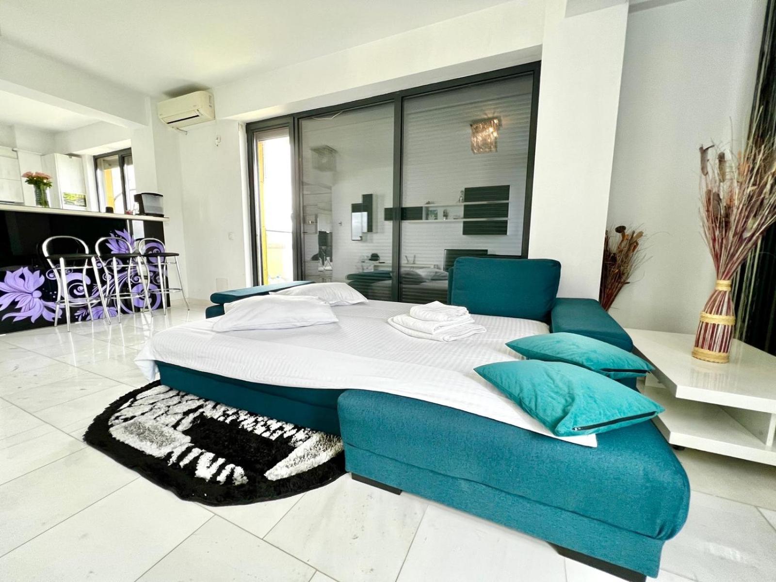 Sophia Lake View Suite 마마이아 외부 사진