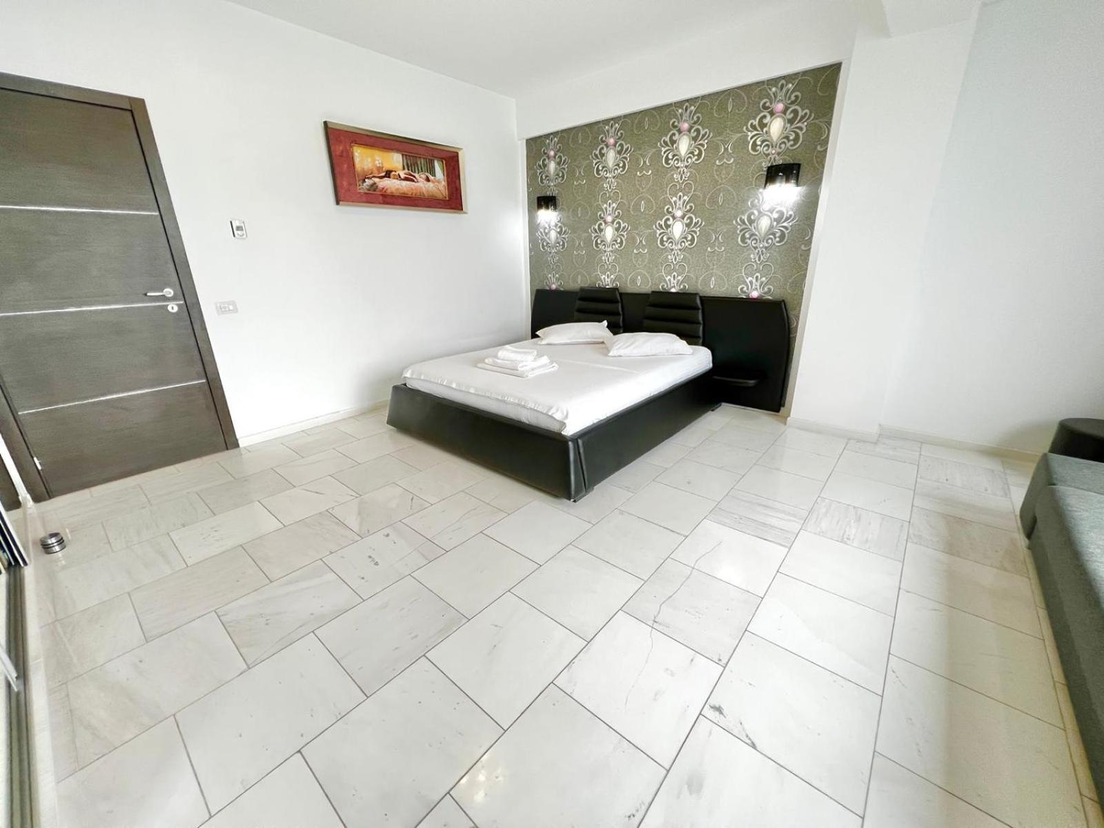 Sophia Lake View Suite 마마이아 외부 사진