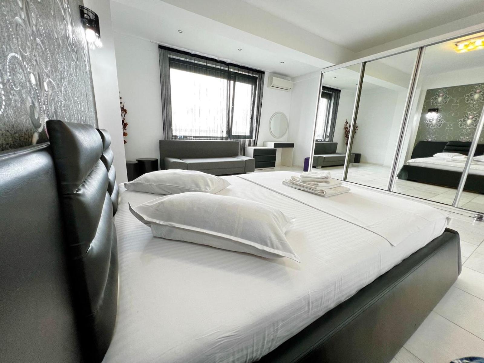 Sophia Lake View Suite 마마이아 외부 사진