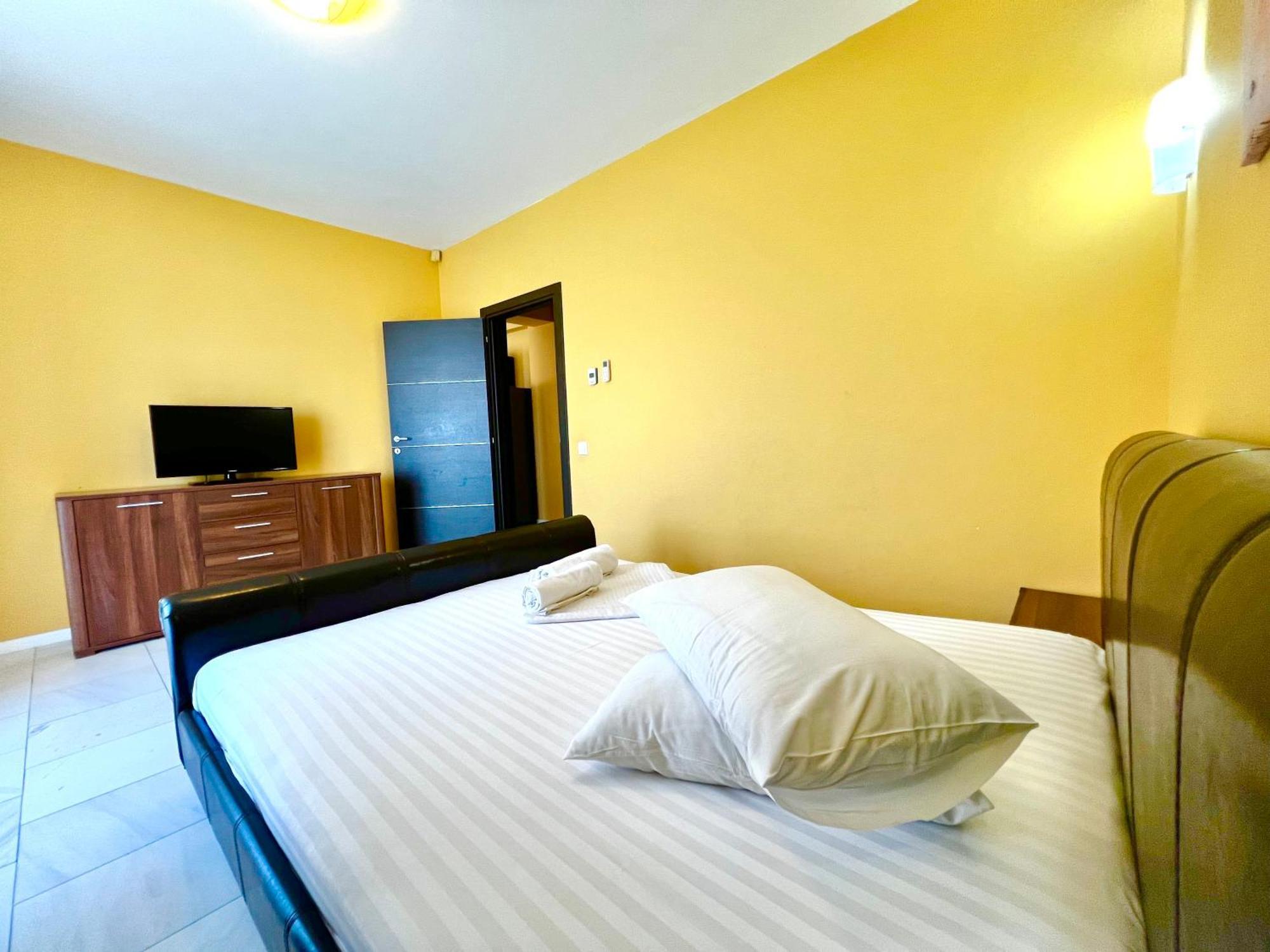 Sophia Lake View Suite 마마이아 외부 사진